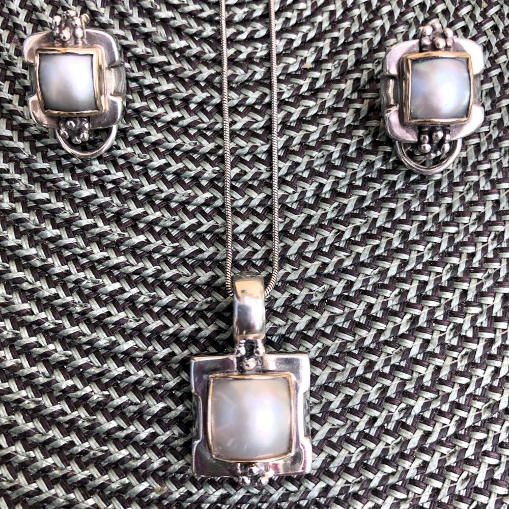 Great modern necklace, earrings